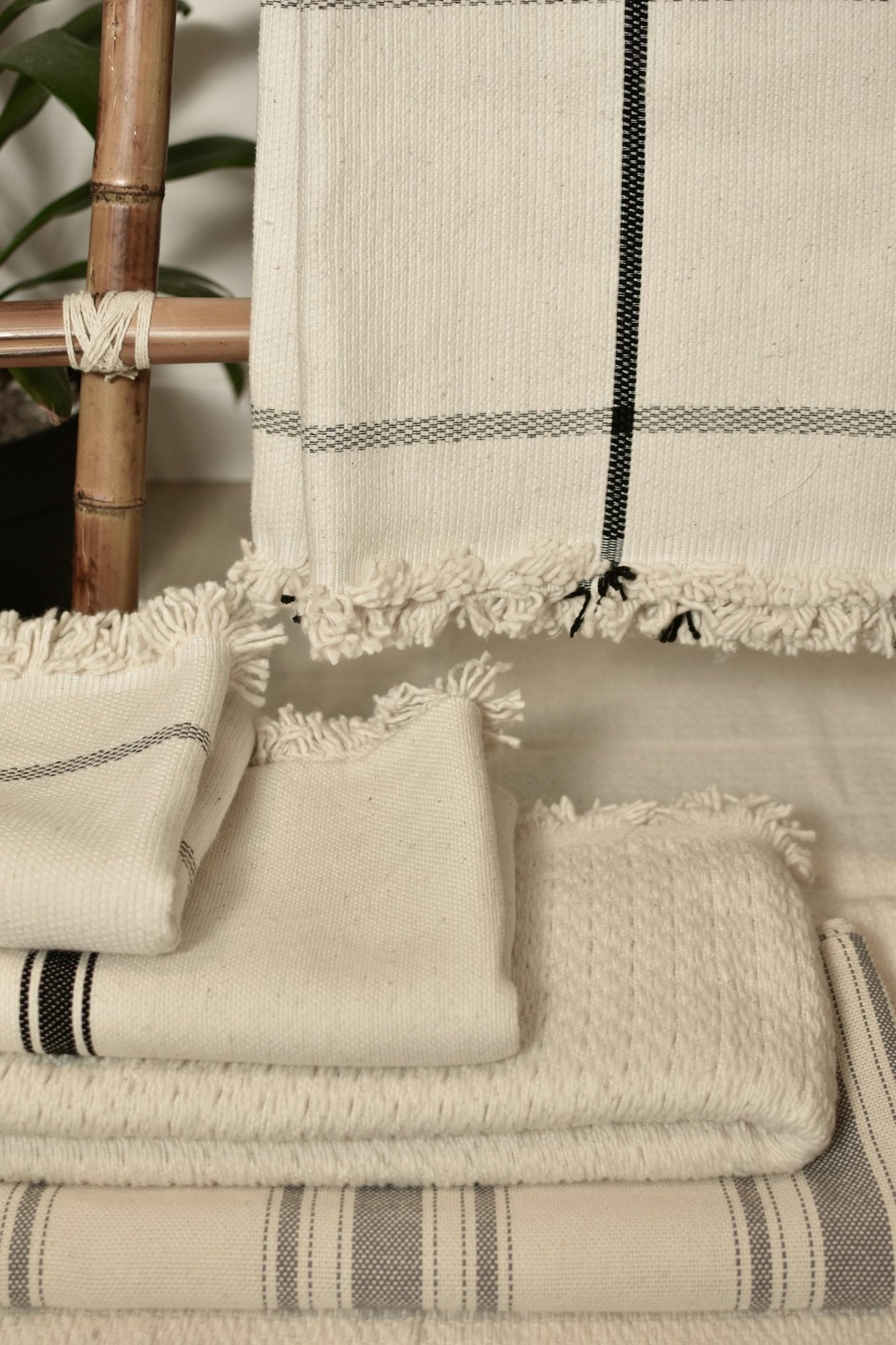 The Benefits of Natural Materials: Cotton vs. Linen - Kapas Living Malaysia