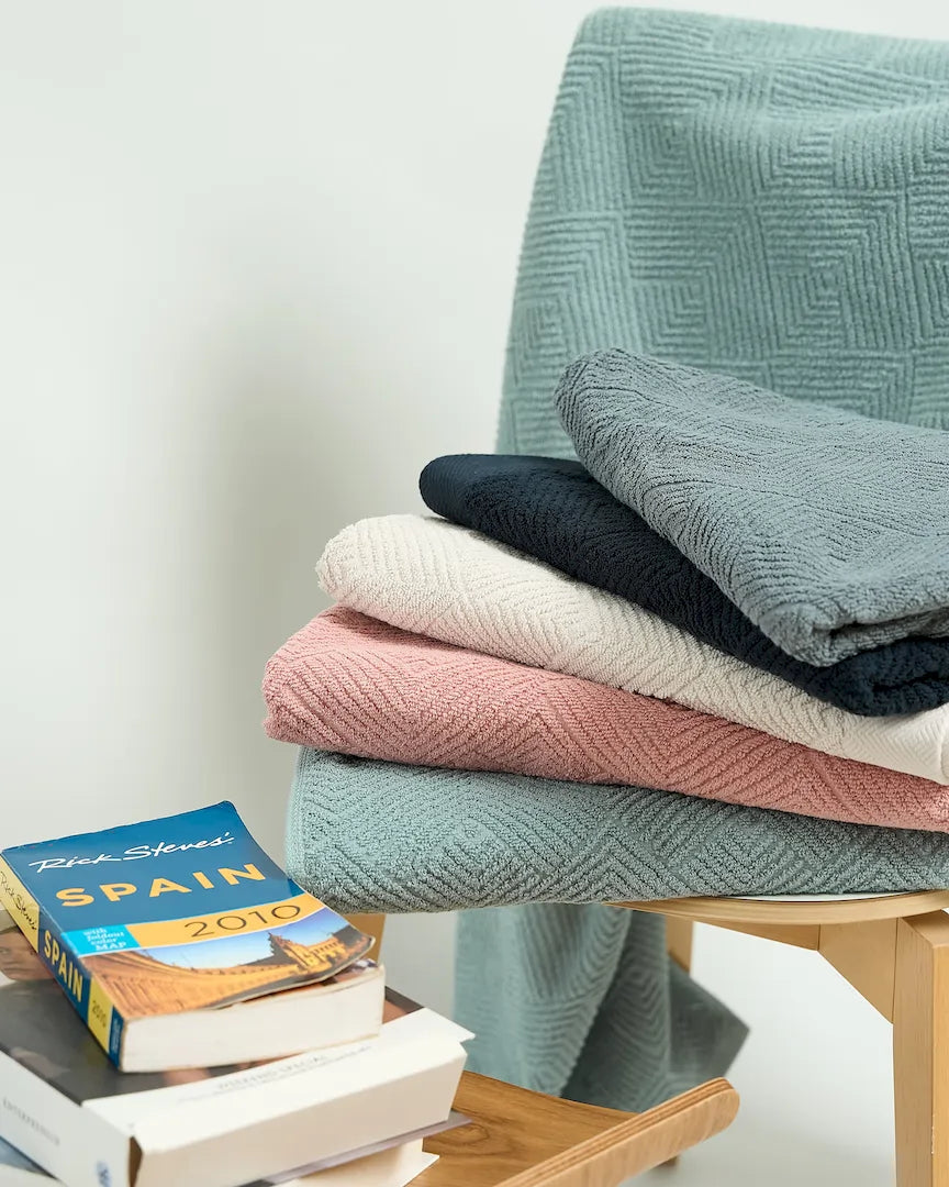 KapasLITE Bath Towels available in multiple colours – Midnight Blue, Mint Green, Mountain Green, Off White, Pink
